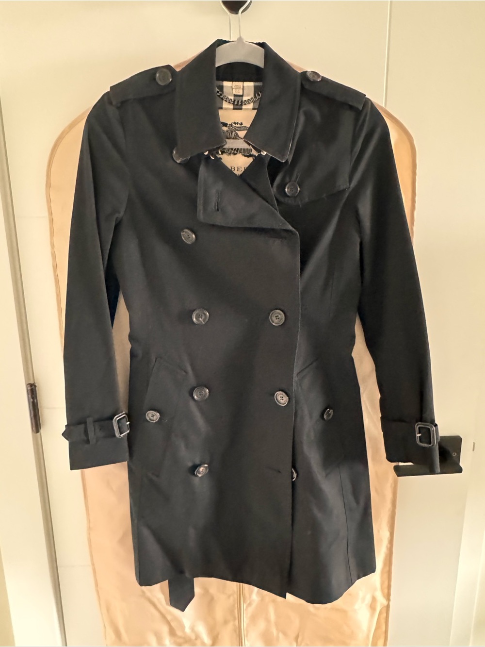 New and Authentic Burberry double breasted black classic trench coat size 0